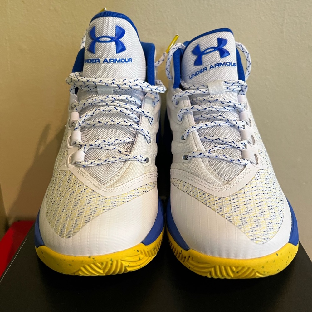 Under armor GS Curry 3 brand new with original box size 5.5